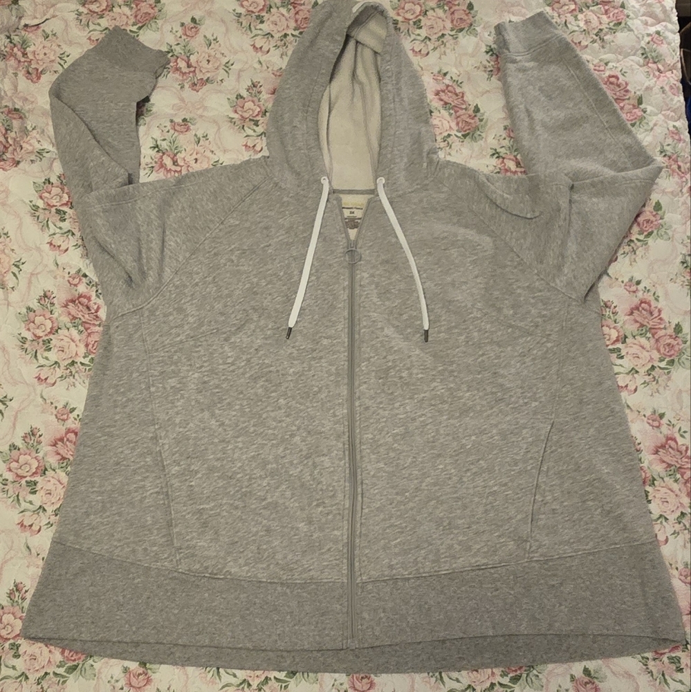 Tek Gear Women's Light Gray Zip-Up Hoodie